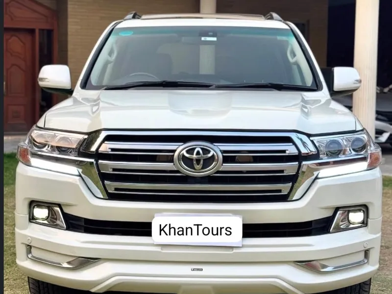 Land Cruiser V8 ZX Car Rent in Lahore | Musaafir Tours