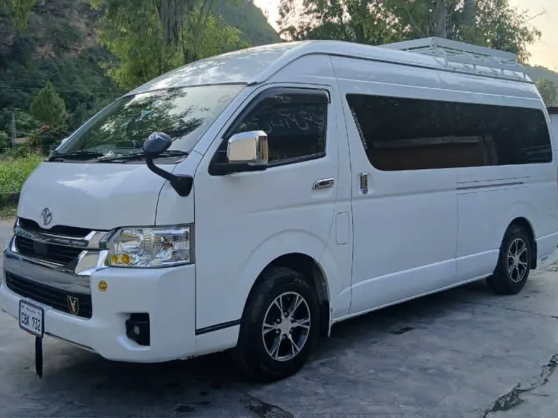 Toyota Hiace Grand Cabin