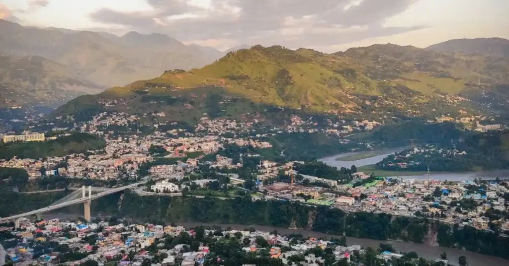 5 Days Deluxe Murree & Kashmir Honeymoon