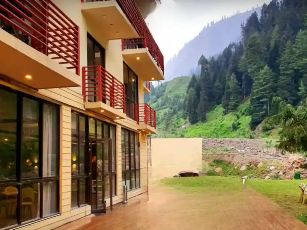 4 Days Luxury Naran Tour From Karachi / Lahore